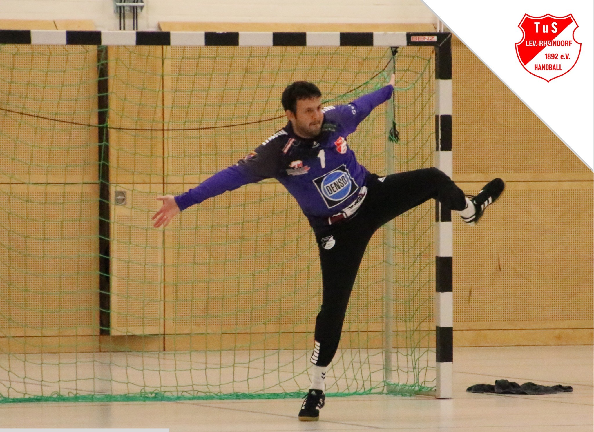 - Handball -